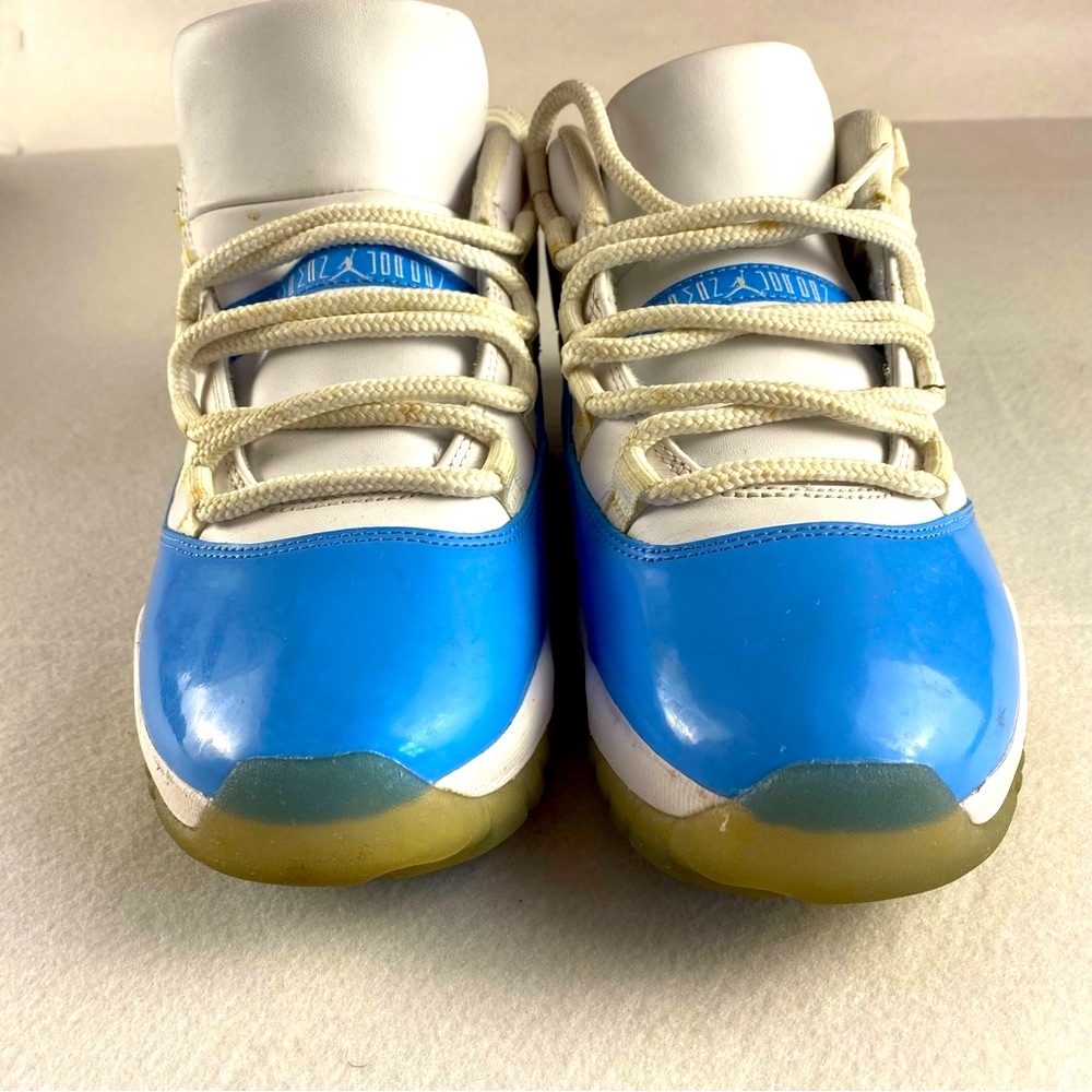 Nike Air Jordan 1 Retro Men Size 9.5 Blue and White Low Top Sneakers - Picture 2 of 15